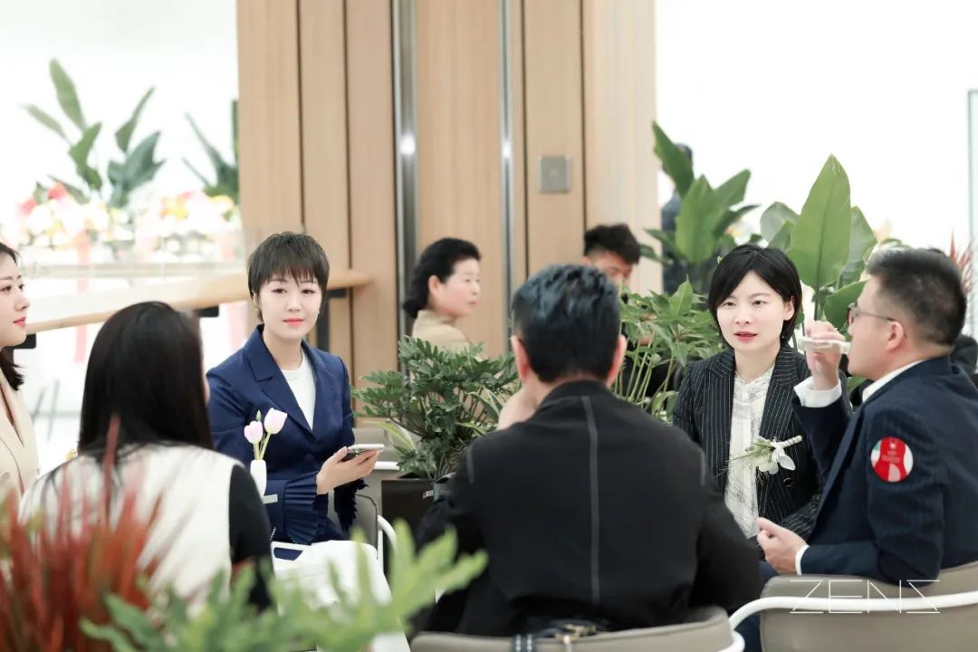 我们决定,把竹林搬进茶厅。(图20) 我们决定,把竹林搬进茶厅。(图20)